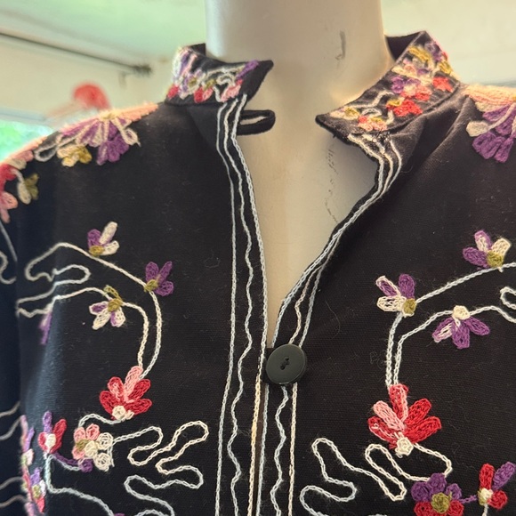 Floral Embroidered Women's Black Jacket - Picture 5 of 5
